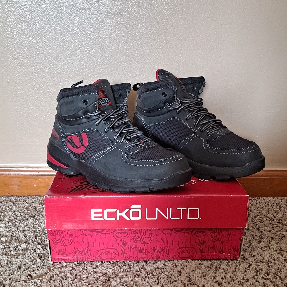 Boy's Ecko Unltd hiking boots leather upper size 4.5